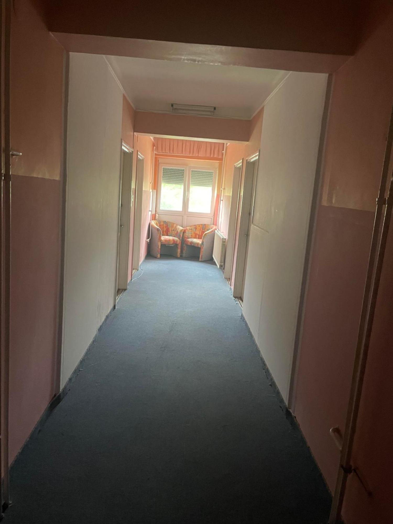 Tifani Szallo Hotel Balatonlelle Bagian luar foto